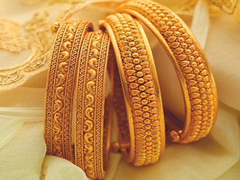 Bangles Jewellery – From Traditional Ornament To Designer Accessory